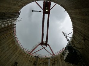 Le puits mesure 16 mètres de profondeur.